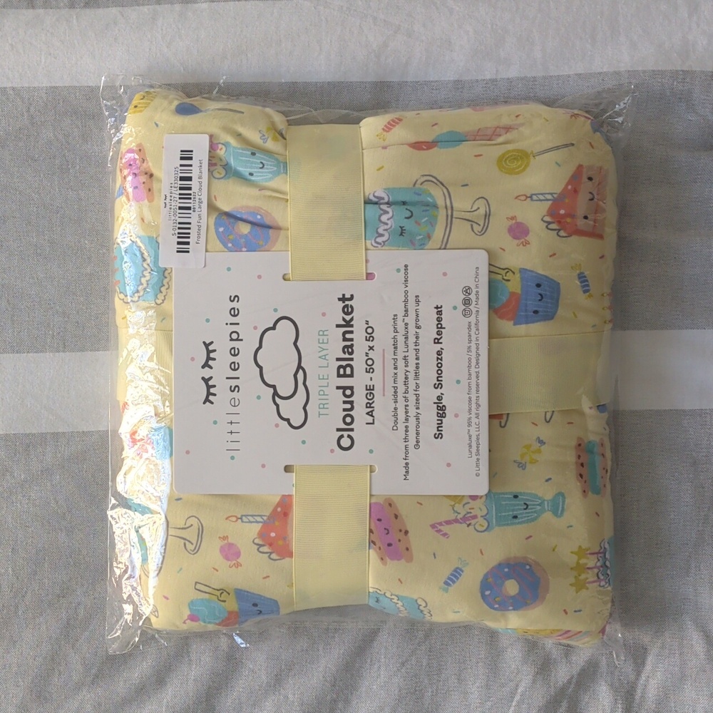 Frosted Fun Large Cloud Blanket
